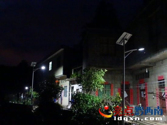 山村夜色.JPG